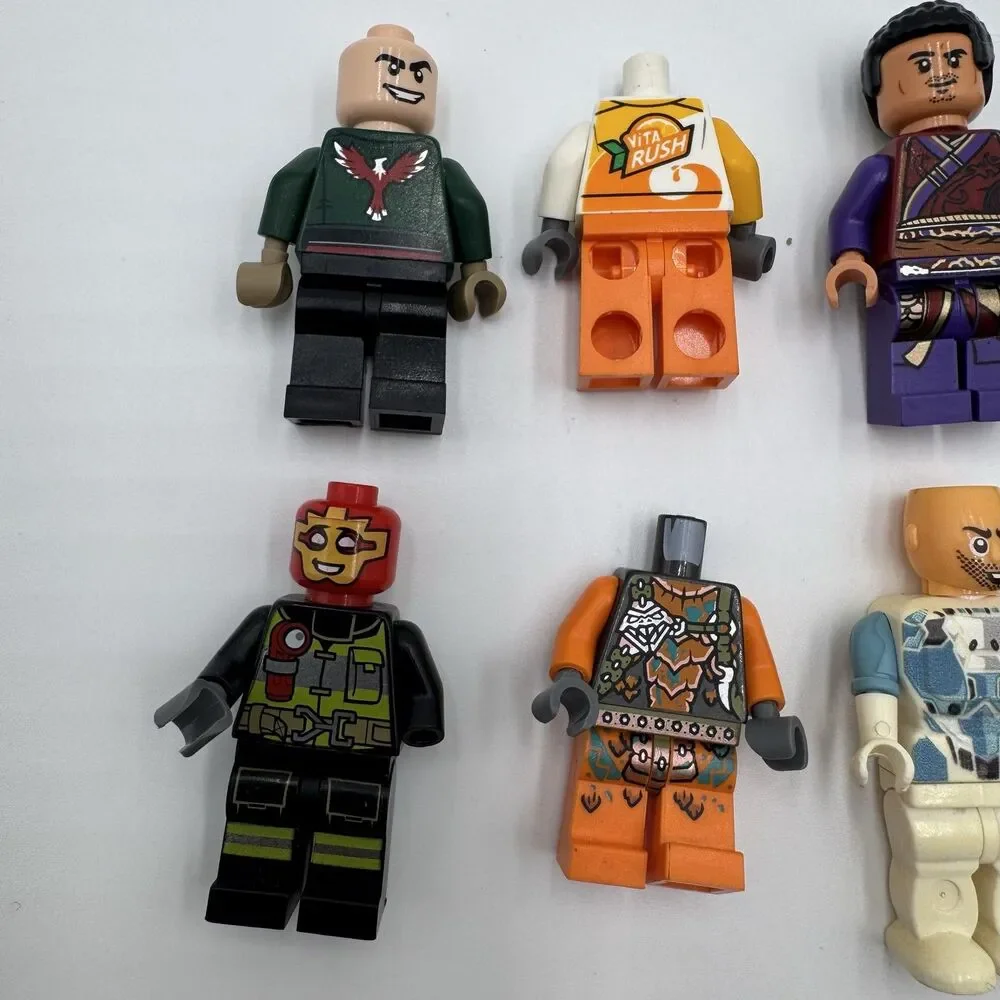 LEGO Minifigures Building Bricks Bulk Lot Mixed Themes Colors Plastic 3+